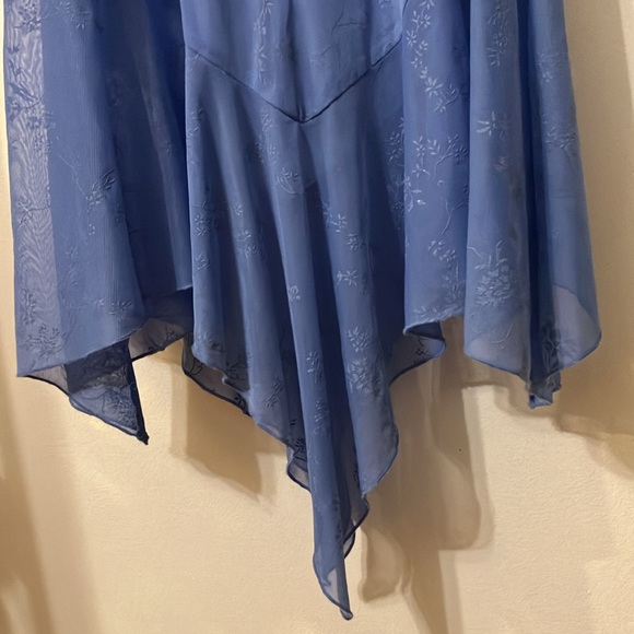 Dress - Picture 6 of 6